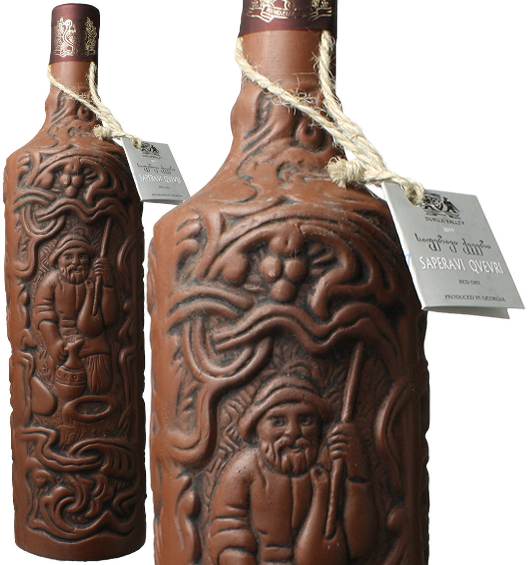 サペラヴィ　クヴェヴリ　陶器ボトル　[2019]　＜赤＞　＜ワイン／ジョージア＞